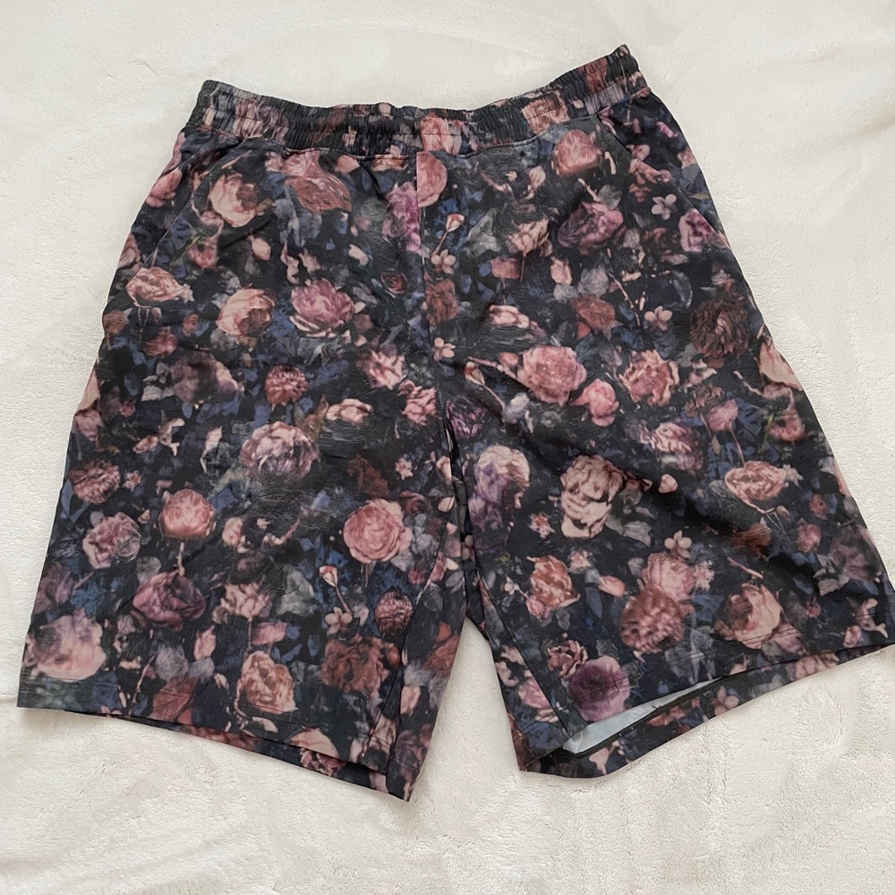 Lululemon men’s pacebreaker shorts